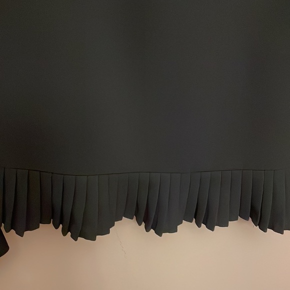 Evan-Picone  Women’s Black Pencil Skirt PLEATED HEM size 6P like new! - Picture 4 of 12